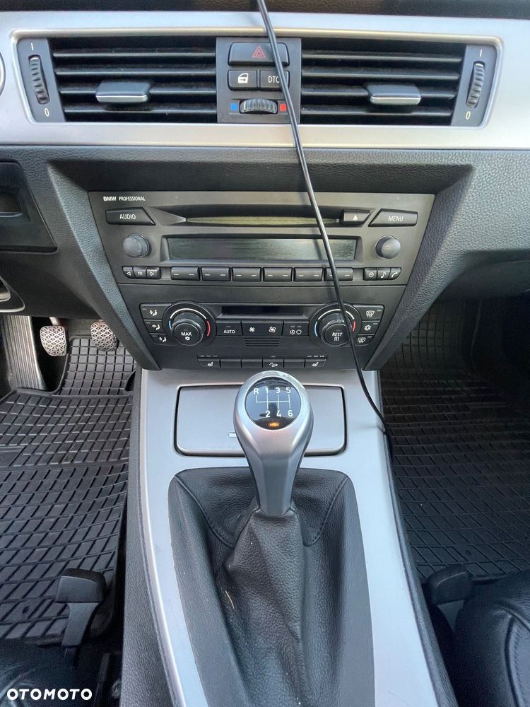 BMW Seria 3 325xi - 11