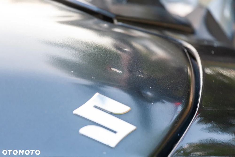 Suzuki GSR - 15
