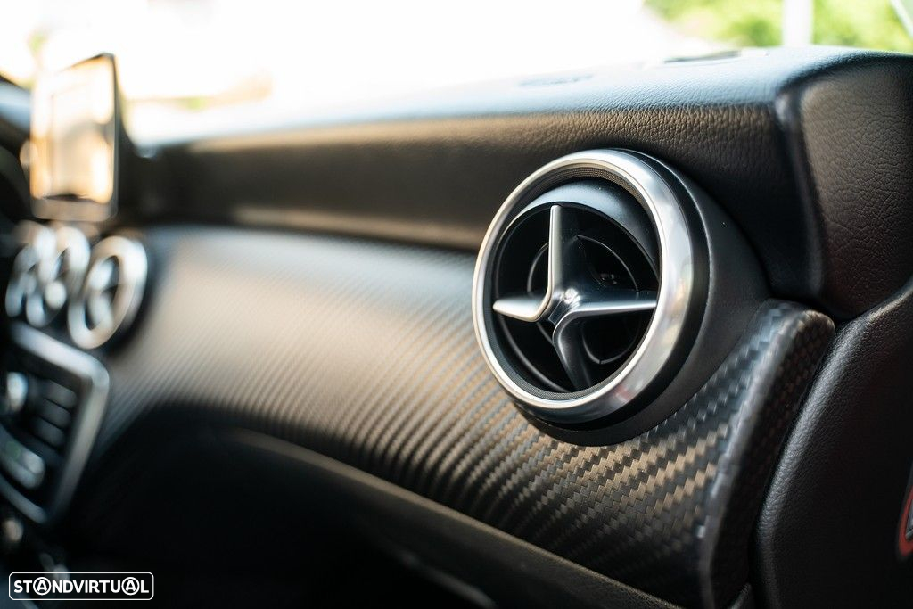 Mercedes-Benz A 200 d AMG Line - 21