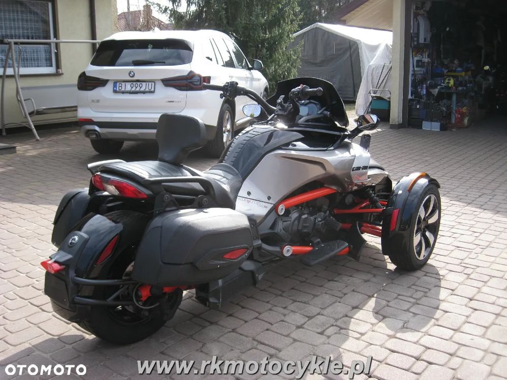Can-Am Spyder - 30