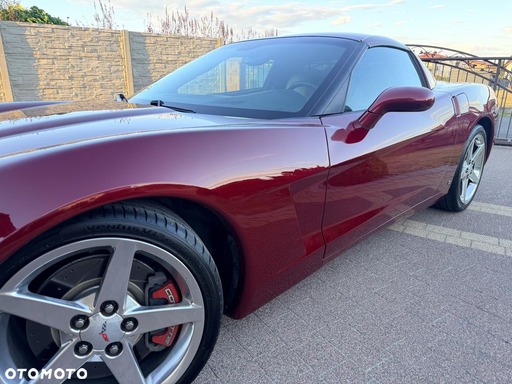 Chevrolet Corvette - 20