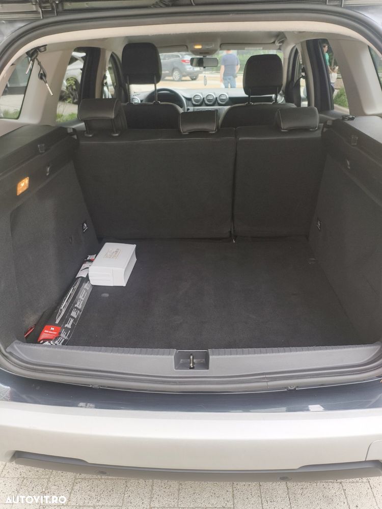 Dacia Duster 1.6 4x2 Laureate - 11