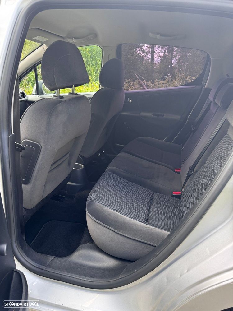 Peugeot 207 - 5