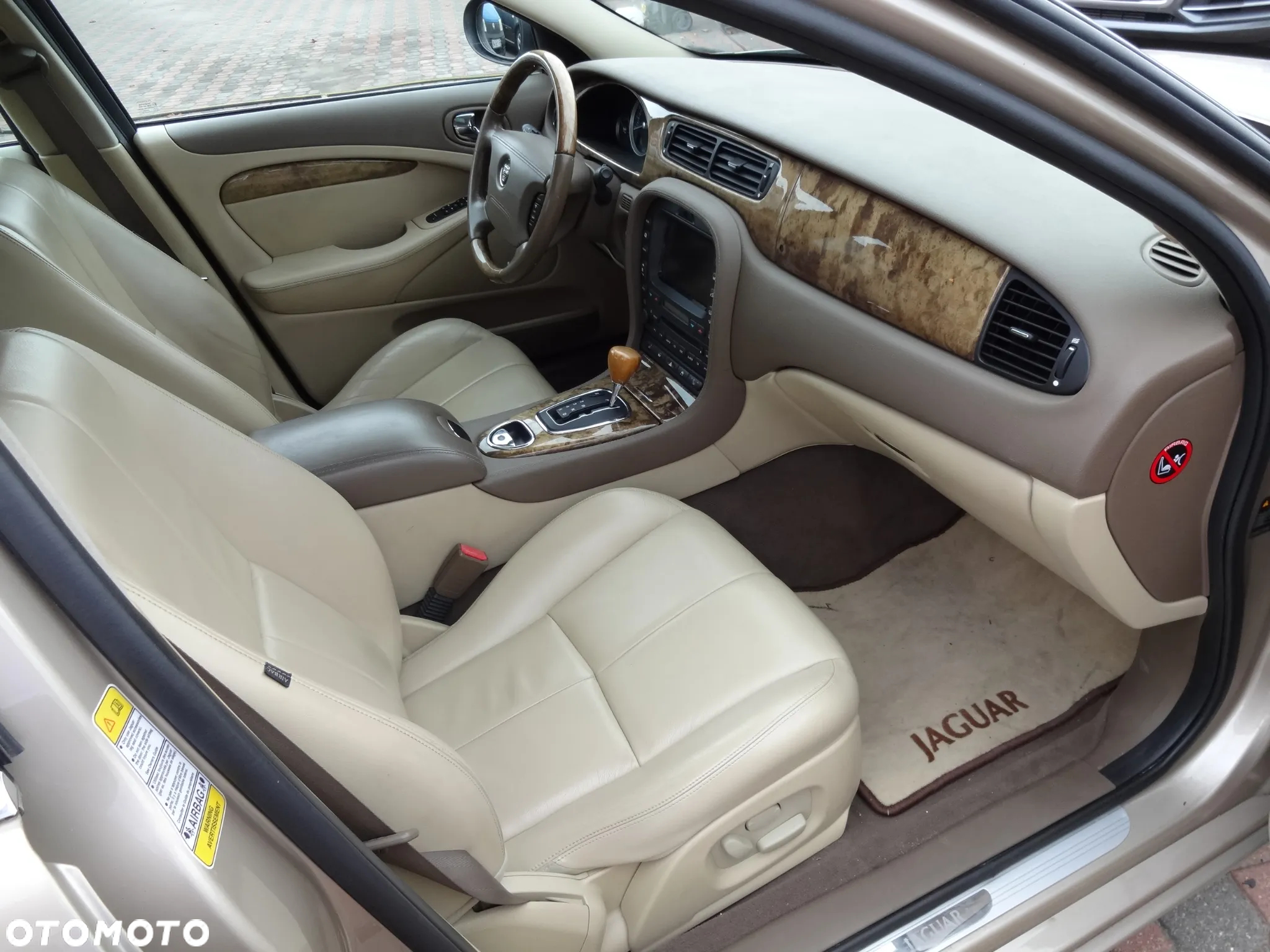 Jaguar S-Type 4.2 V8 - 8