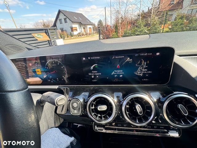 Mercedes-Benz Klasa B 180 Style 7G-DCT - 19