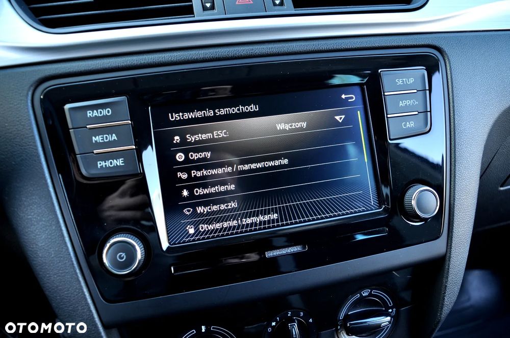 Skoda RAPID 1.0 TSI Style - 36