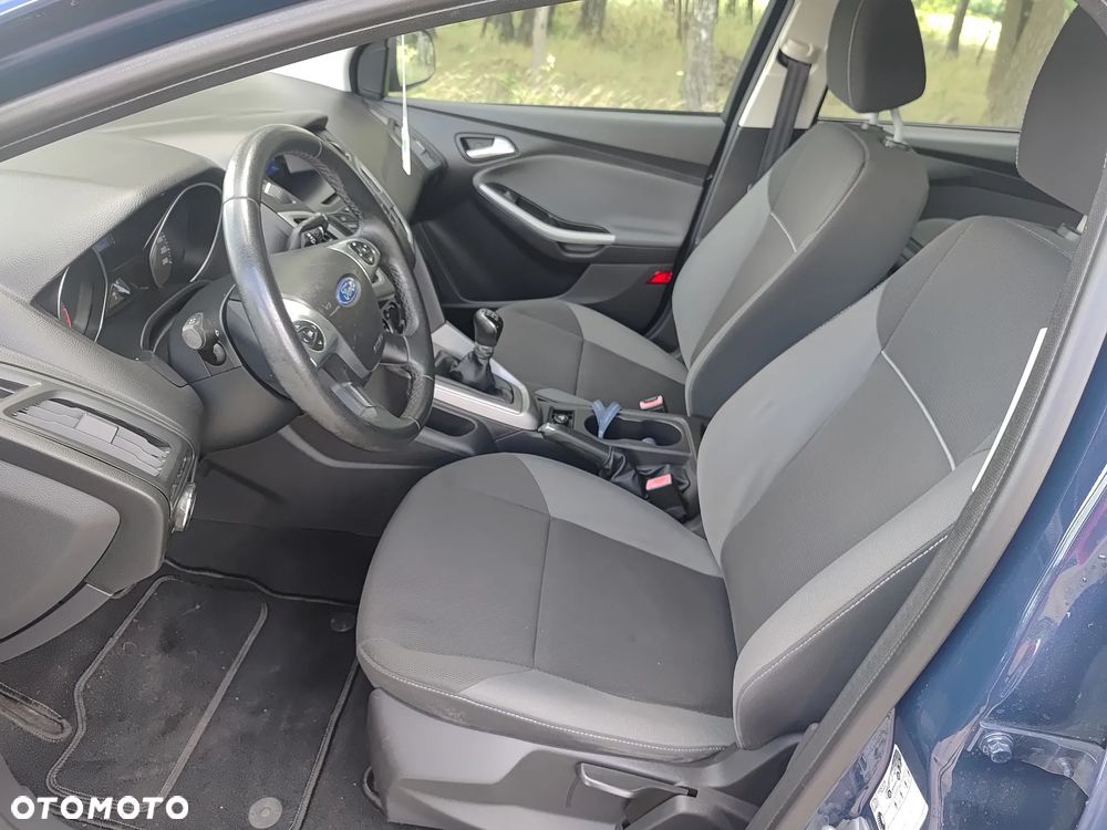 Ford Focus SW - 15