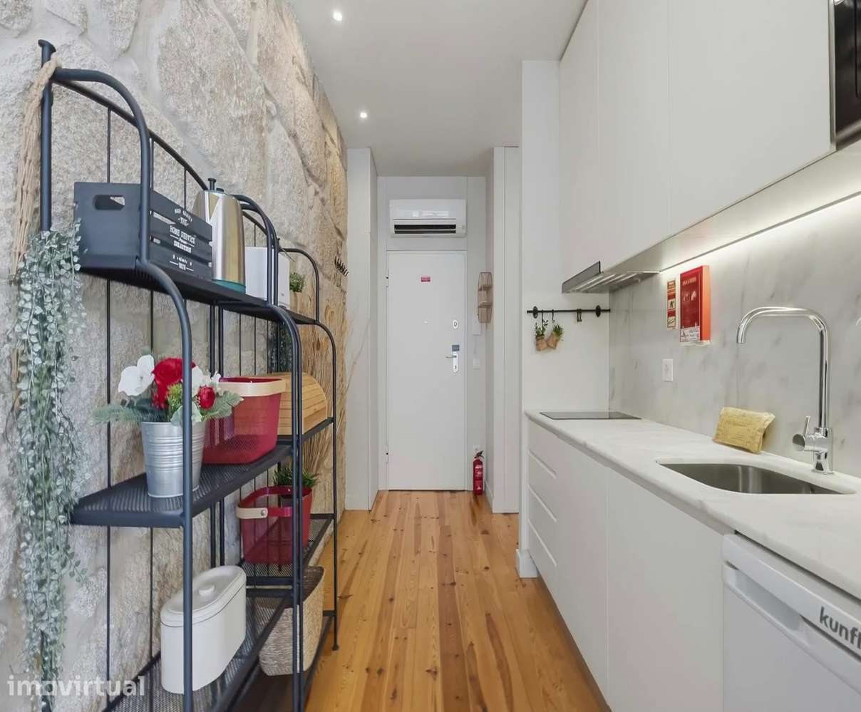 Apartamento T0 com ar condicionado em Cedofeita - Grande imagem: 4/11