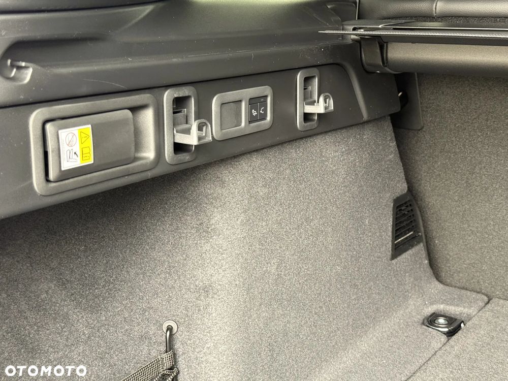 Land Rover Range Rover Velar D300 Dynamic SE - 16