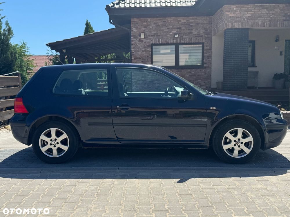 Volkswagen Golf 1.6 - 8