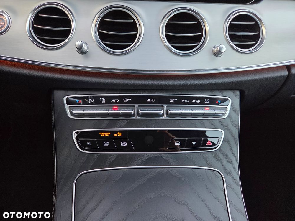 Mercedes-Benz Klasa E 220 d 9G-TRONIC AMG Line - 25