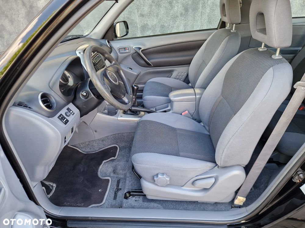 Toyota RAV4 1.8 VVT-i Terra 2WD - 17