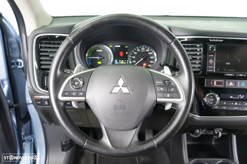 Mitsubishi Outlander 2.0 4WD - 23