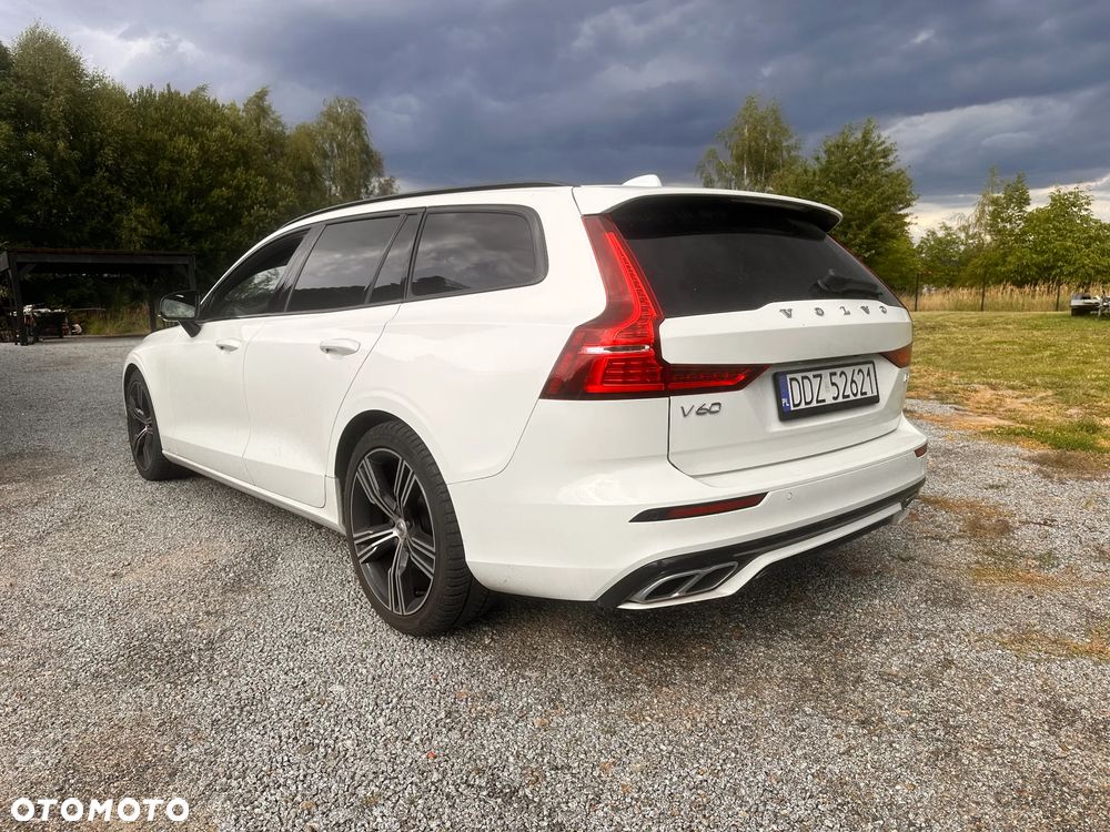 Volvo V60 B4 D R-Design - 11
