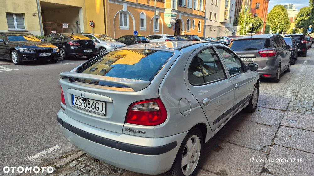 Renault Megane 1.6 - 9