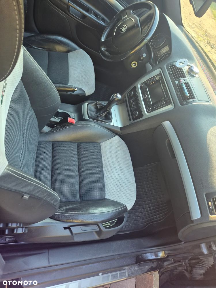 Skoda Octavia 2.0 TDI DPF RS - 8