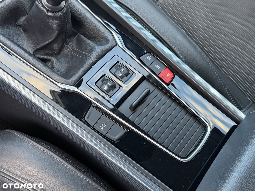 Peugeot 508 2.0 BlueHDi Allure S&S - 23