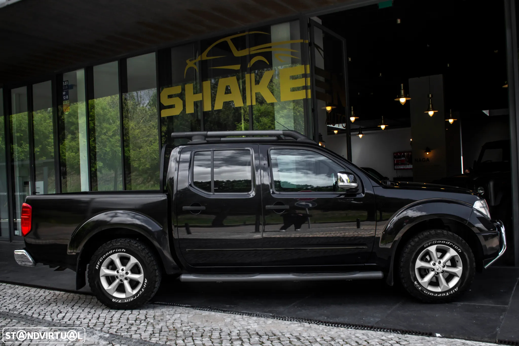 Nissan Navara 2.5 dCi CD SE AT 4WD - 5