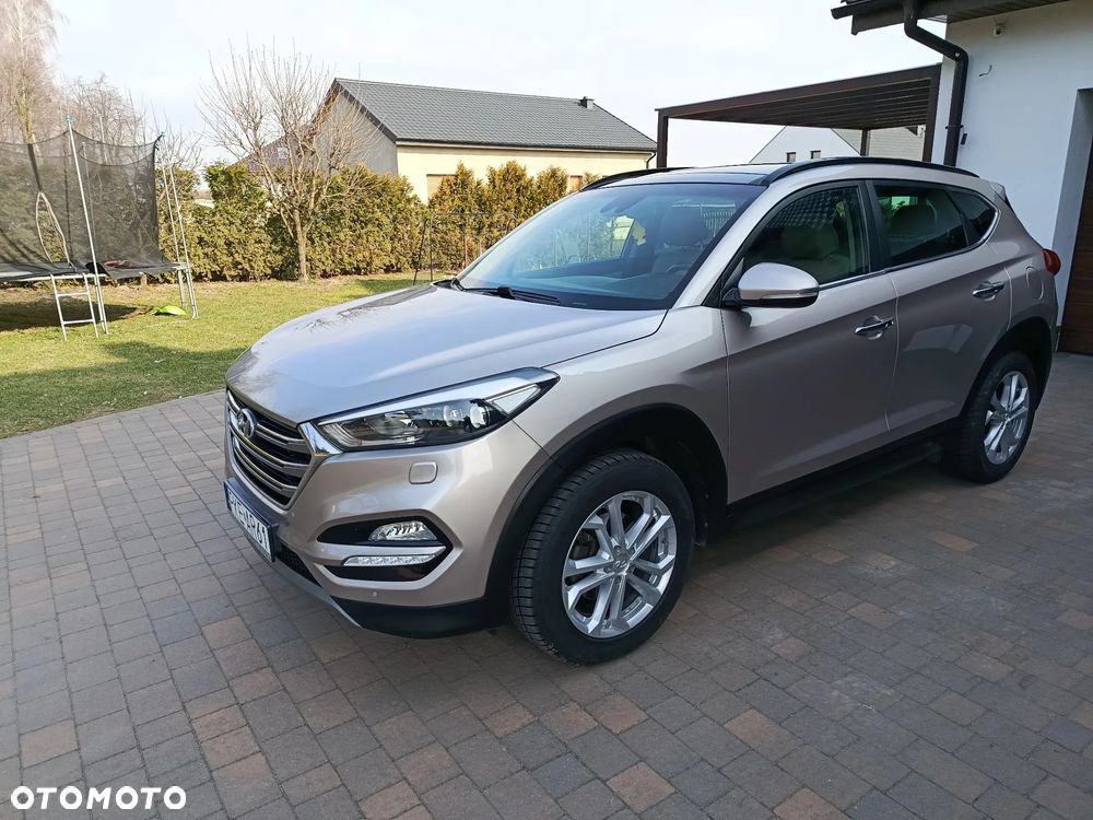 Hyundai Tucson 2.0 CRDI BlueDrive Style 2WD - 19