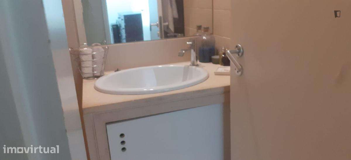 Quarto - localizado em Carnide Lisbon - Grande imagem: 3/3