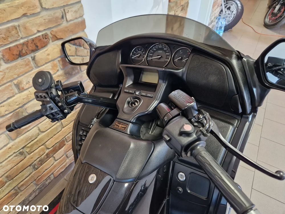 Honda GL - 24