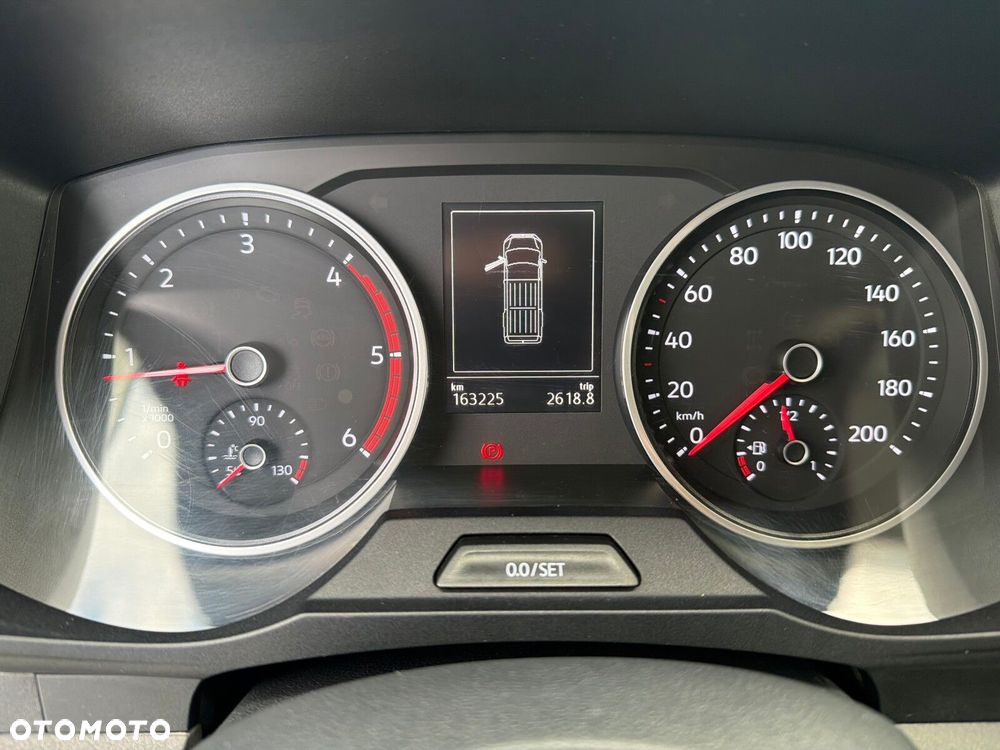 Volkswagen Crafter 3.640 Furgon - 12