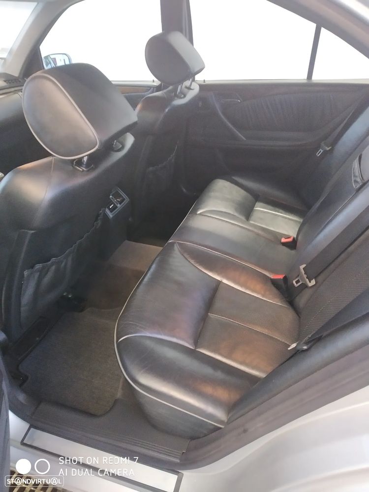 Mercedes-Benz E 200 Kompressor Classic — fotografia 3