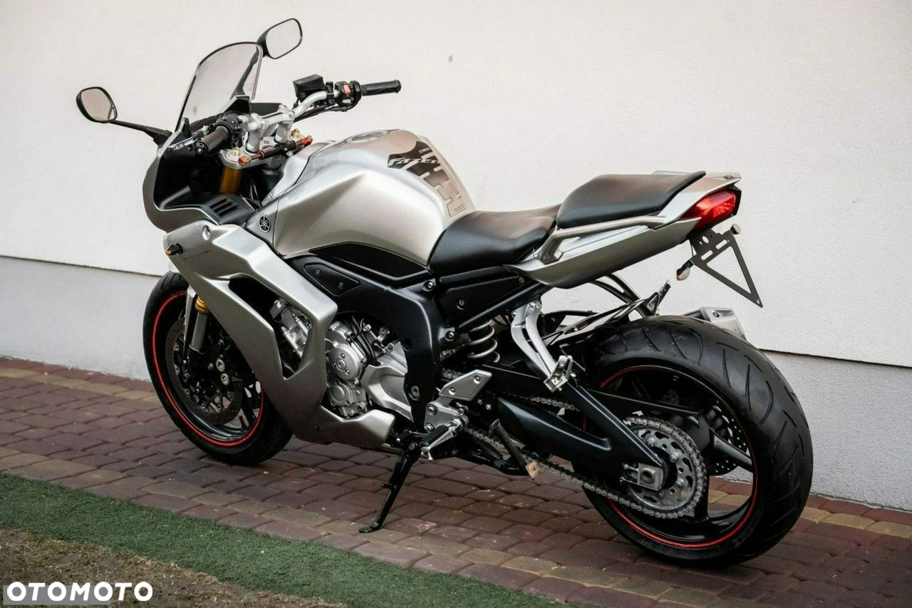 Yamaha FZ - 4