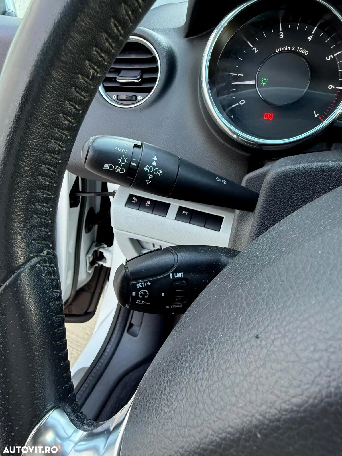 Peugeot 3008 155 THP Allure - 27