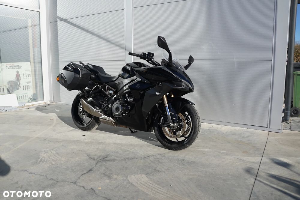 Suzuki GSX - 24