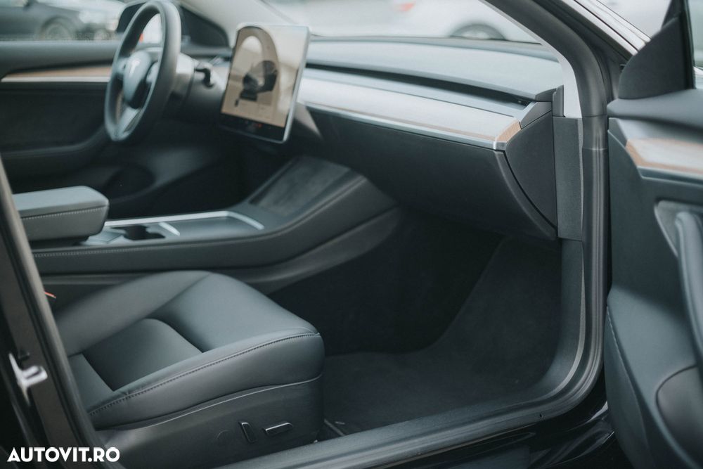 Tesla Model 3 - 18
