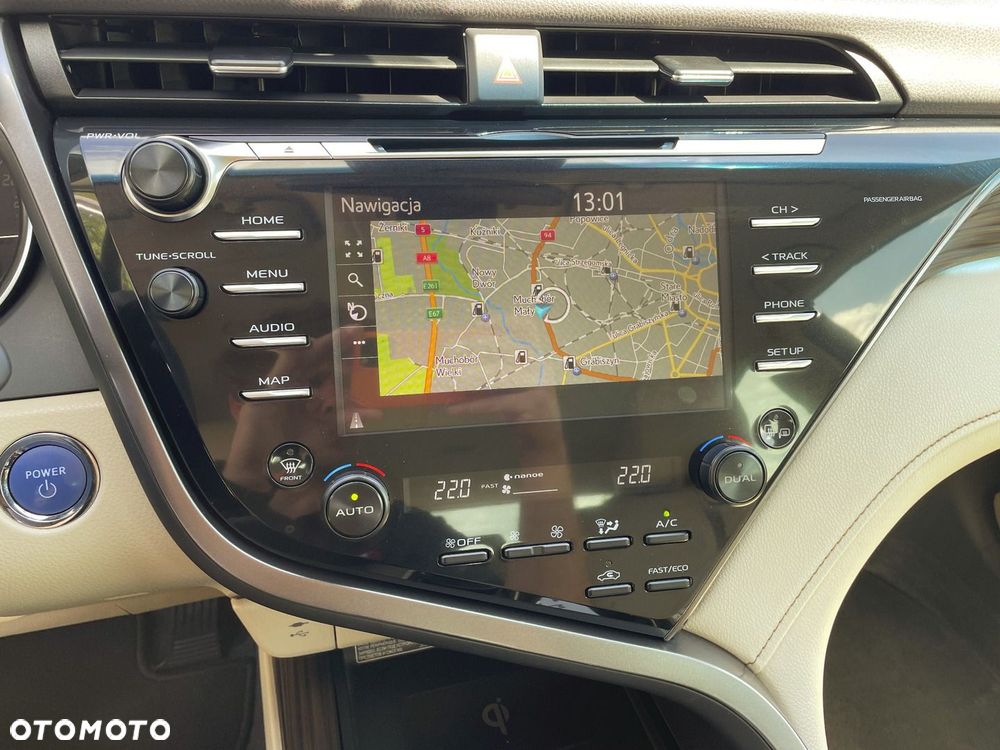 Toyota Camry 2.5 Hybrid Executive CVT - 17