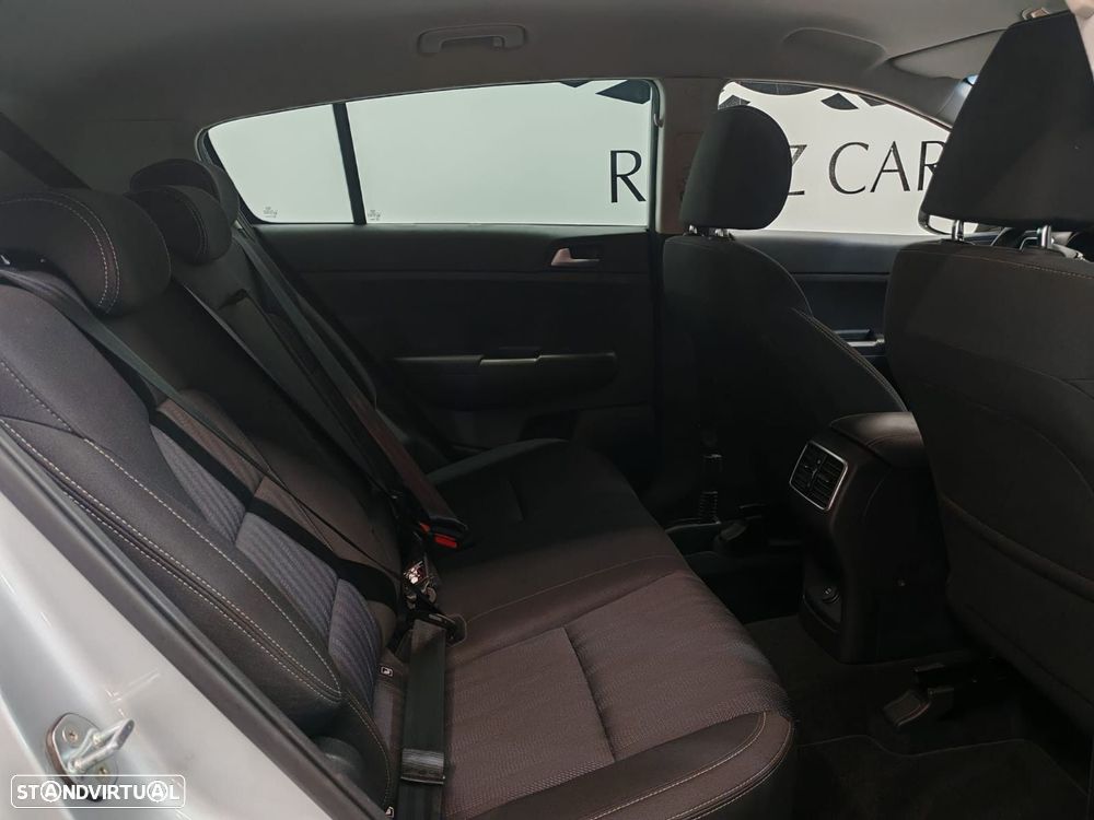 Kia Sportage 1.6 CRDI ISG Drive - 16