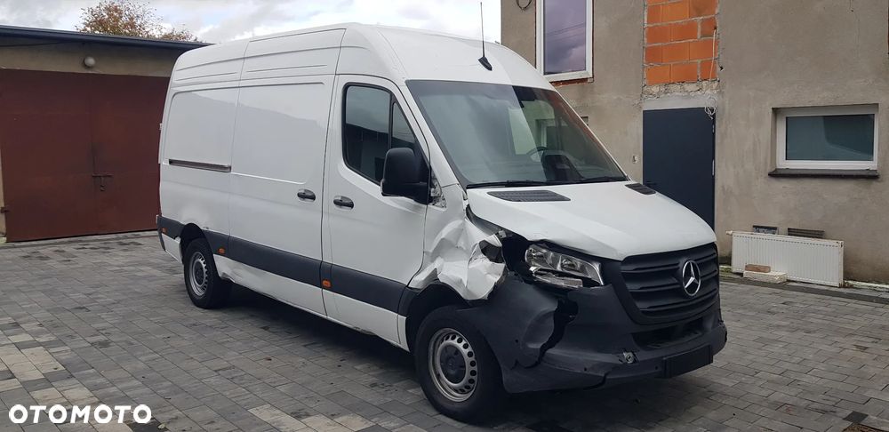 Mercedes-Benz Sprinter - 4