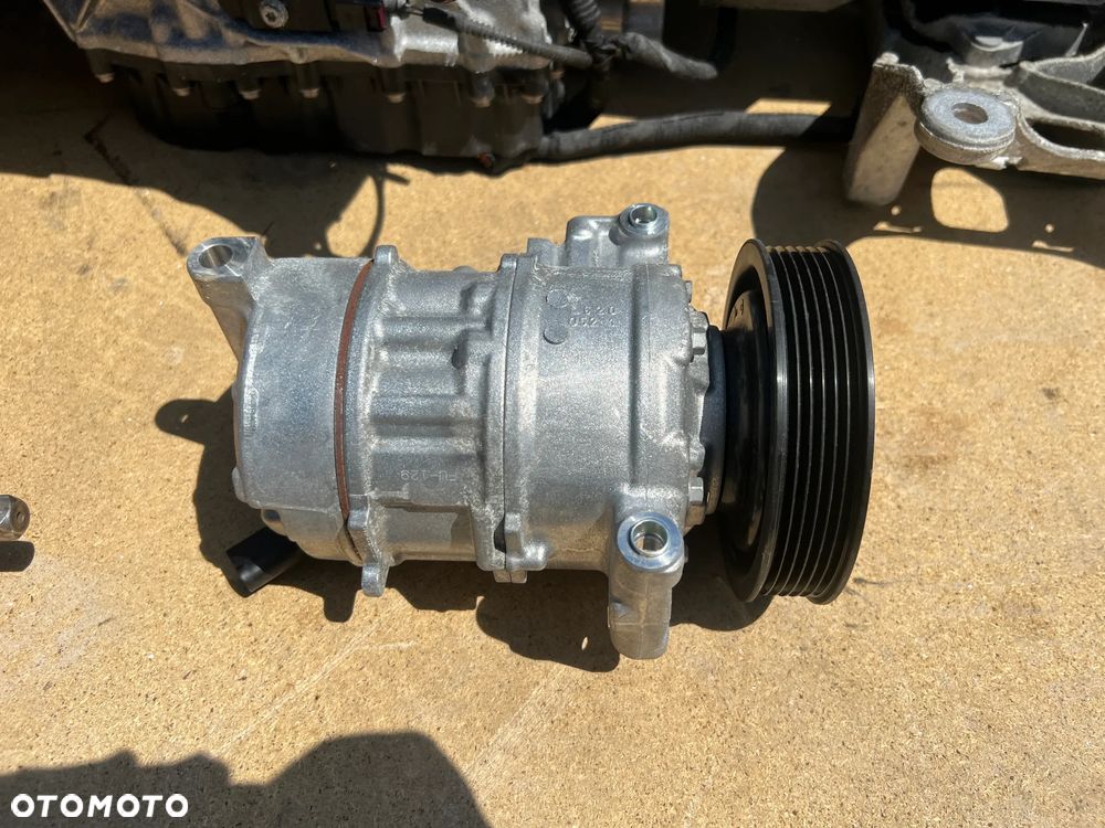 KOMPRESOR SPRĘŻARKA KLIMATYZACJI AUDI A5 S4 B9 8W0816803J - 3