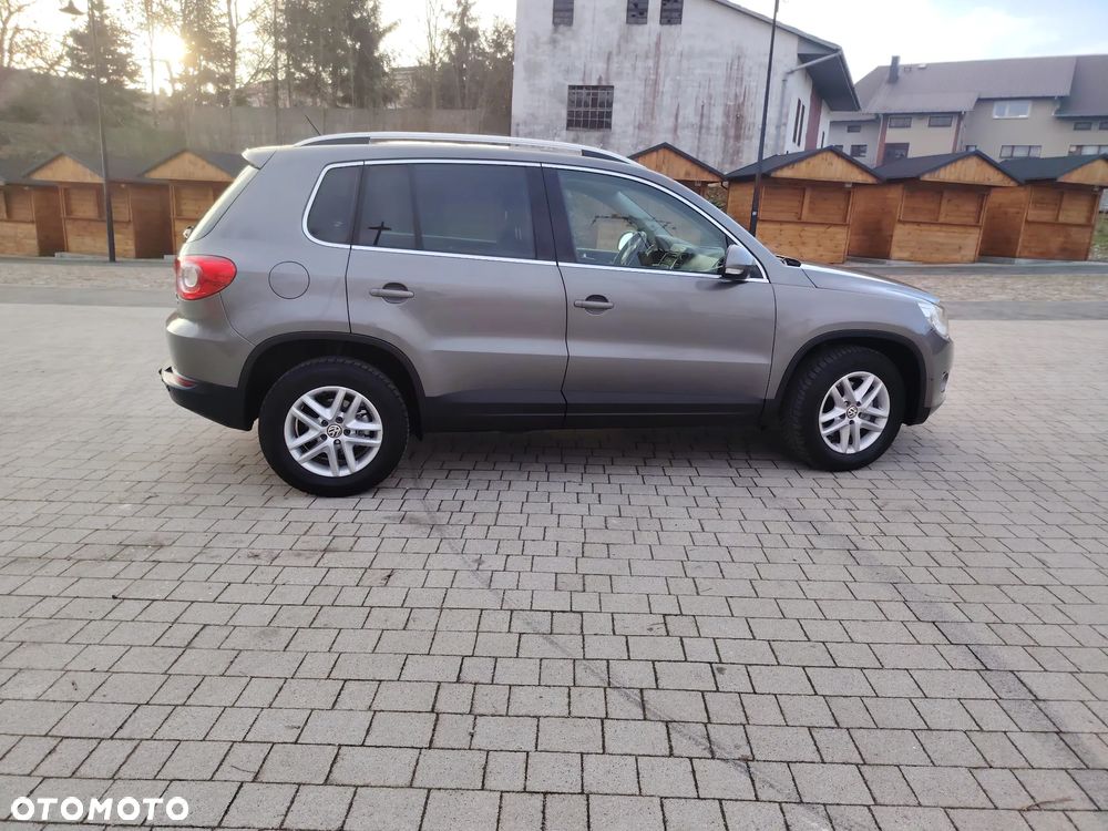 Volkswagen Tiguan 2.0 TDI DPF BlueMotion Technology Trend & Fun - 4