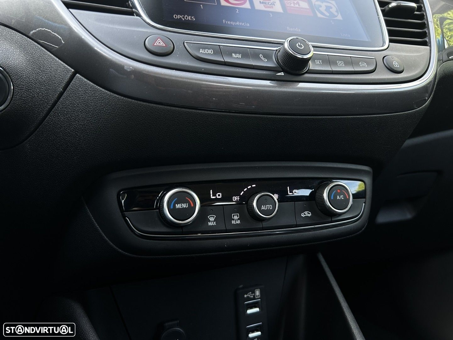 Opel Crossland X 1.2 Innovation - 10