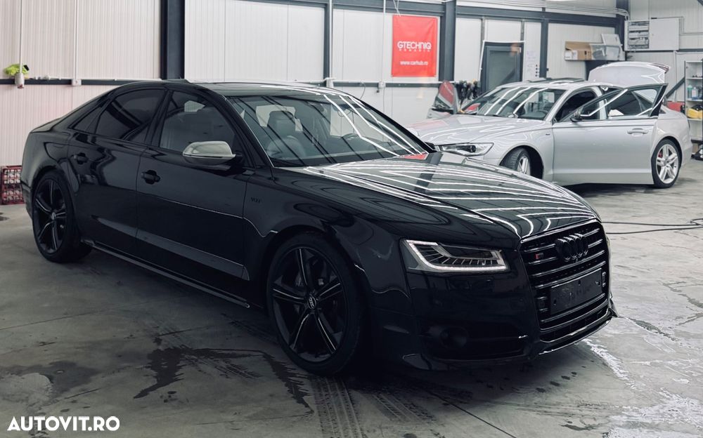 Audi S8 - 4