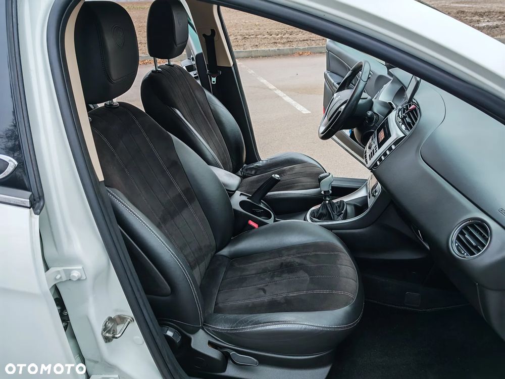 Lancia Delta 1.4 T-Jet 16v Oro - 16