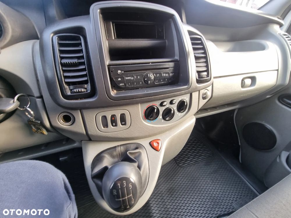 Renault Trafic - 11
