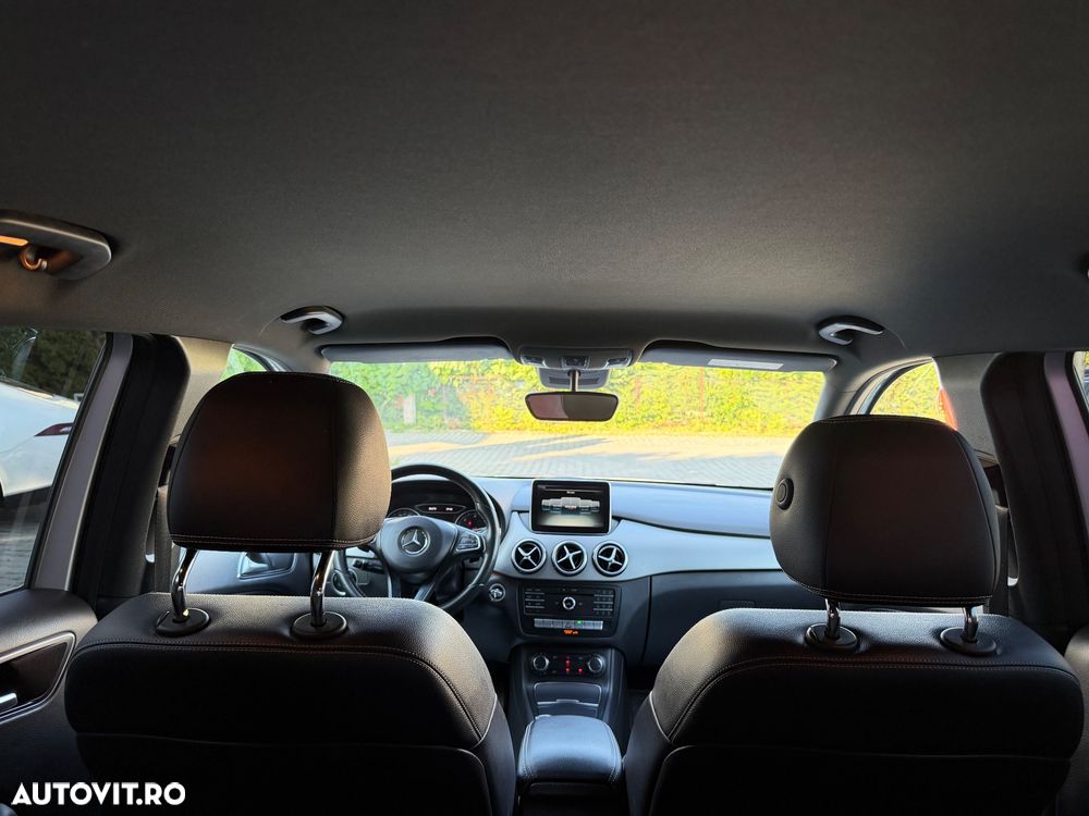 Mercedes-Benz B 180 - 12