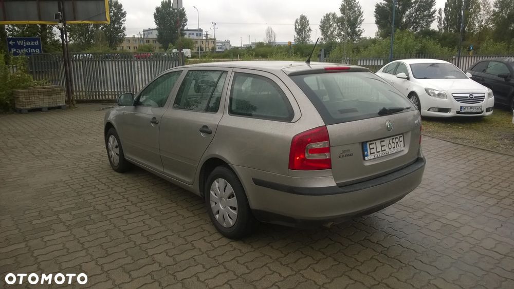 Skoda Octavia 1.6 Ambition - 4