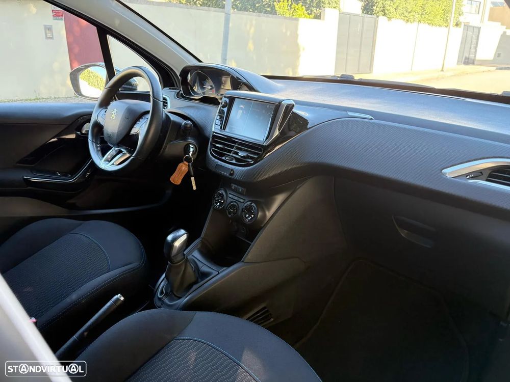 Peugeot 208 1.2 PureTech Style - 10