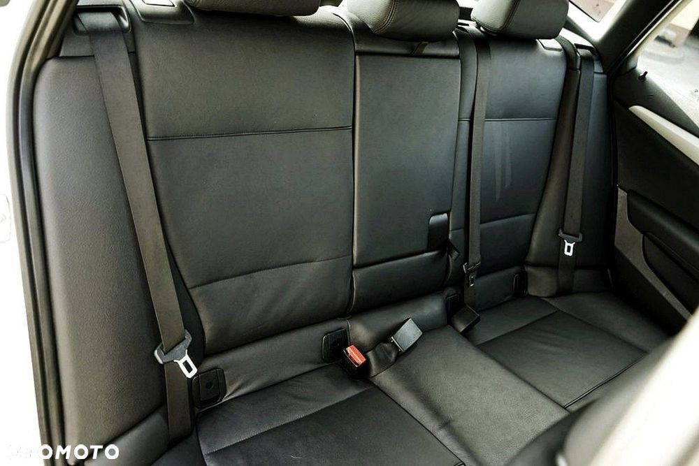 BMW X1 sDrive20d EfficientDynamics - 22