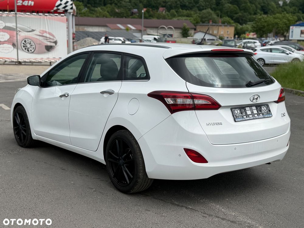 Hyundai i30 1.6 CRDi Premium - 11