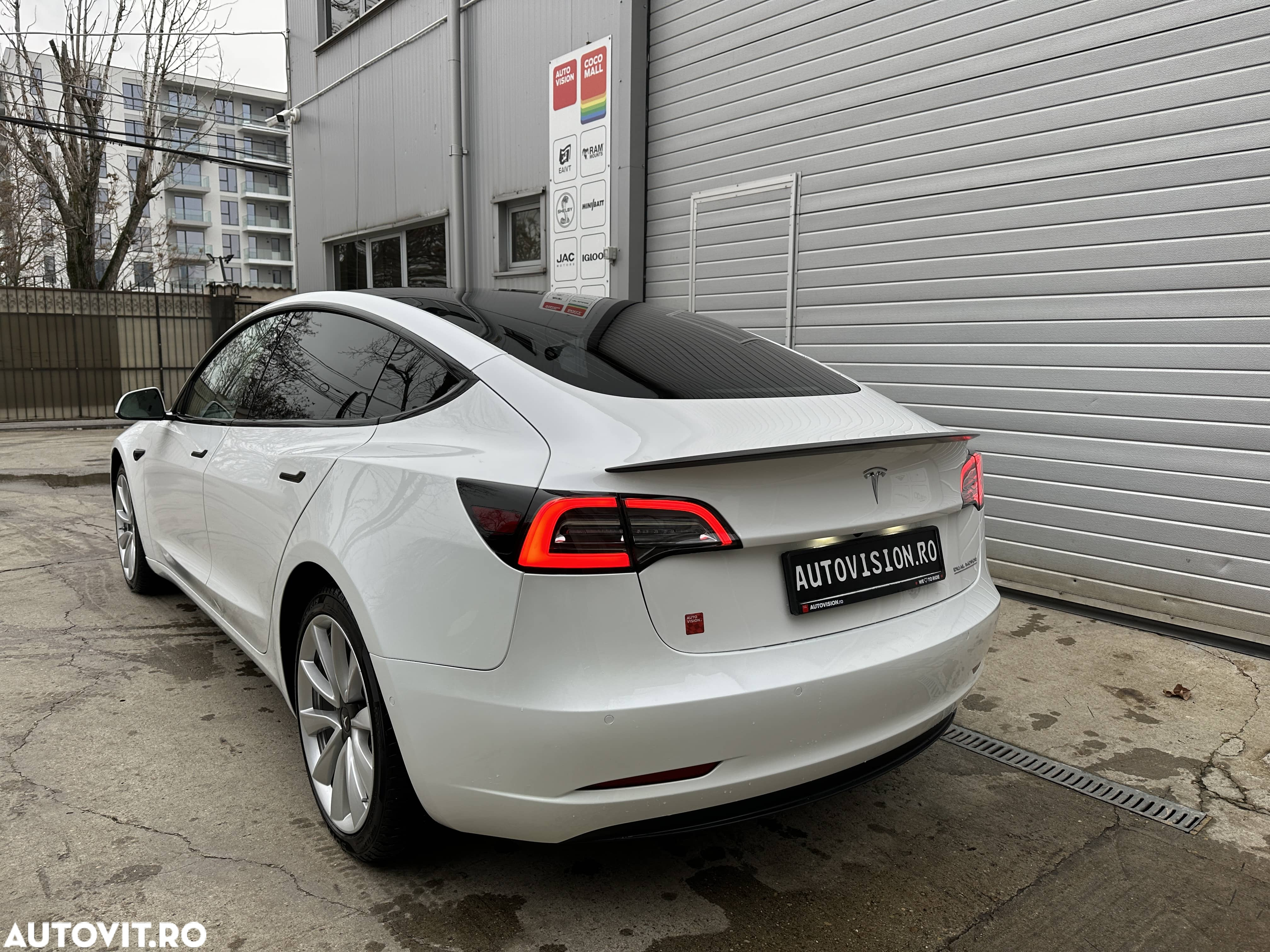 Tesla Model 3 Langstreckenbatterie Allradantrieb Dual Motor Performance - 7