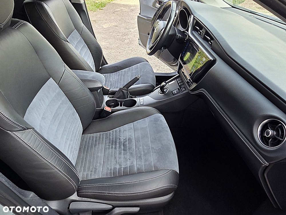 Toyota Auris - 24