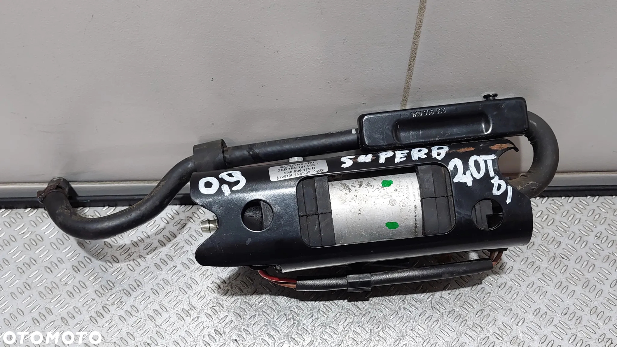 POMPKA PALIWA 2,0TDI 170KM SKODA SUPER B R2009 NR 1K0906089A - 3