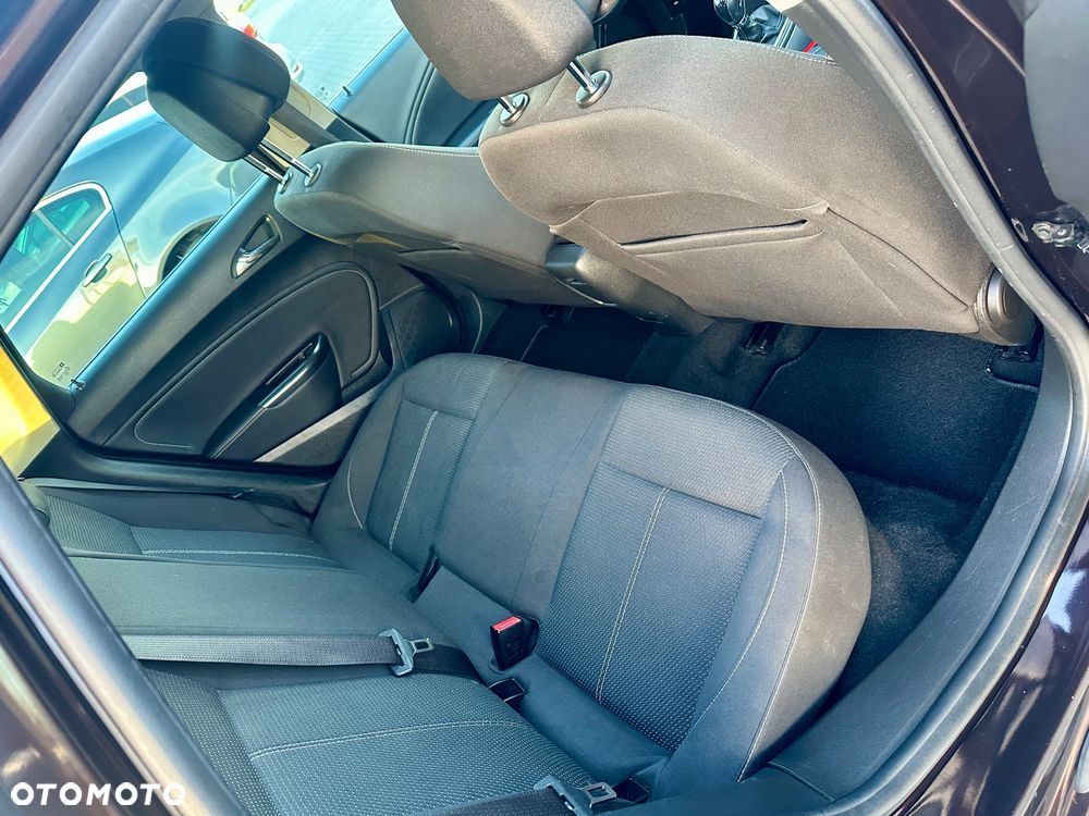 Opel Astra 1.4 Turbo Color Edition - 23