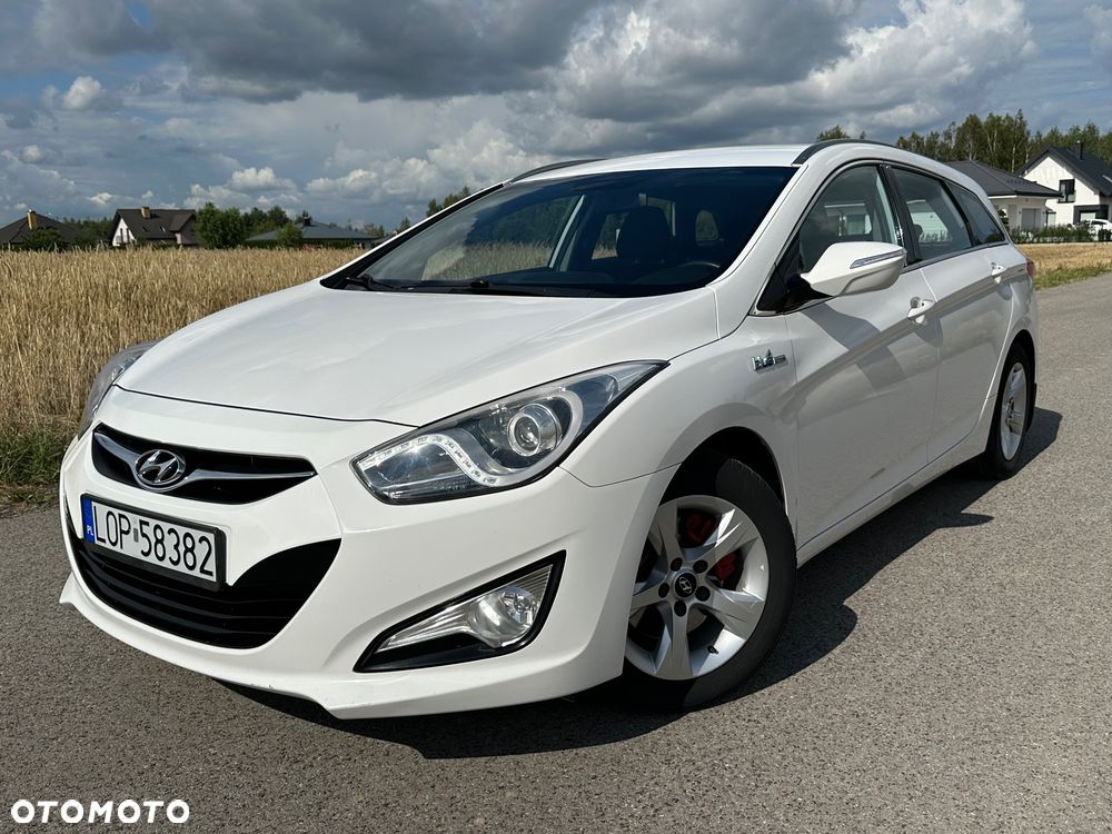 Hyundai i40 Kombi blue 1.6 Family - 1